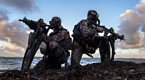 Guvernul britanic, noi planuri din domeniul apărării: mai multe nave și o forță expediționară de operaţiuni speciale