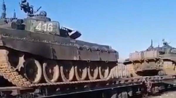 Tancuri şi transportoare blindate ruseşti la graniţa cu Ucraina (Foto/Video) Rusia concentrează noi forţe armate