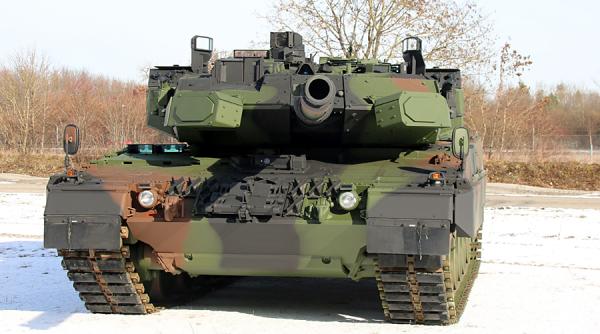 Primul tanc Leopard 2A7 echipat cu sistemul activ de protecție TROPHY