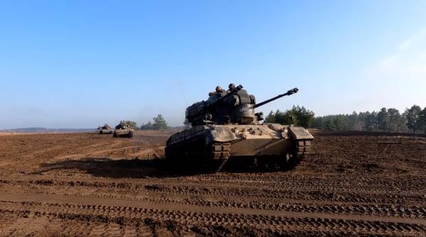 Militarii români, un nou amplu exerciţiu în Polonia (Video). Testarea vitezei de reacţie la apariţia unor potenţiale ameninţări