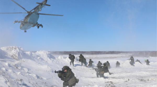 Dimitri Peskov: Prezența militară a Rusiei în Arctica este un element absolut necesar