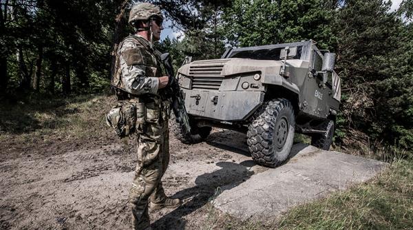 Blindate și neblindate 4x4 pentru Armată. Câteva oferte din care România va alege