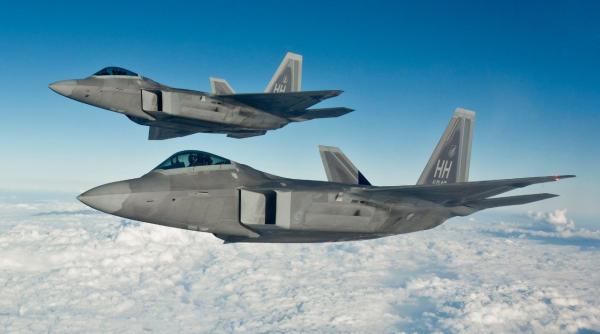 Avioane F-22 Raptor și F-35B au fost desfășurate în Japonia