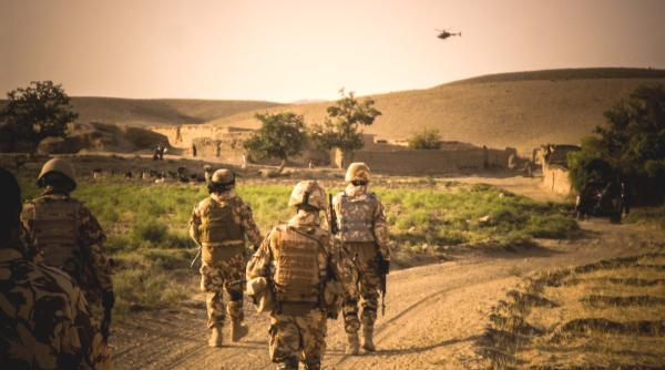 Războiul din Afganistan. România va demara procesul de retragere: Declarație comună NATO