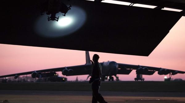 SUA nu are o triadă nucleară activă constant. Amiral american: Bombardierele strategice să fie în stare de alertă nucleară permanentă