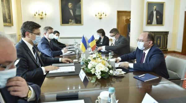 Drepturile minorităţilor române din Ucraina, discutate de ministrul Bogdan Aurescu cu omologul ucrainean, Dmitro Kuleba