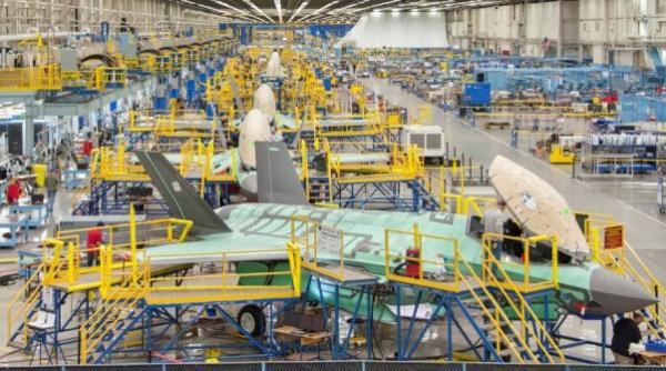 F-35 continuă să fie un motiv de disensiune în SUA. Dacă problemele tehnice nu sunt rezolvate, nu se alocă mai mulţi bani