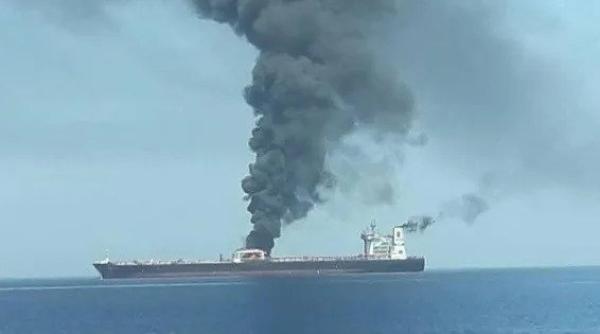 Un petrolier iranian a fost ţinta unui atac în largul Siriei (Foto/Video)