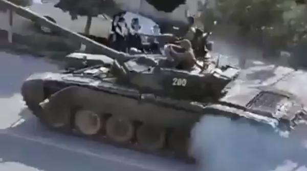 Schimburi de focuri la frontiera dintre Kârgâzstan şi Tadjikistan. Se prefigurează un nou război între două foste republici sovietice