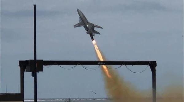 Primul prototip de dronă autonomă Skyborg al Forțelor Aeriene americane a făcut primul zbor