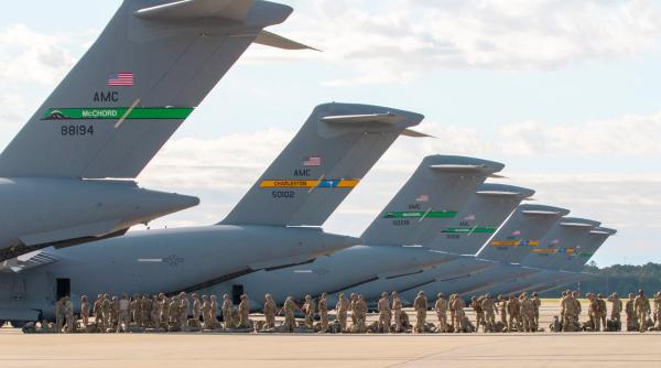 Parașutiștii americani ai US Army s-au pregătit intens pentru misiuni de desant aerian în România (Foto)