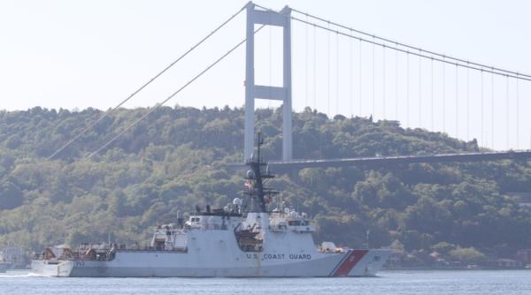 Nava de patrulare americană Hamilton a ieșit din Marea Neagră după 17 zile petrecute în regiune