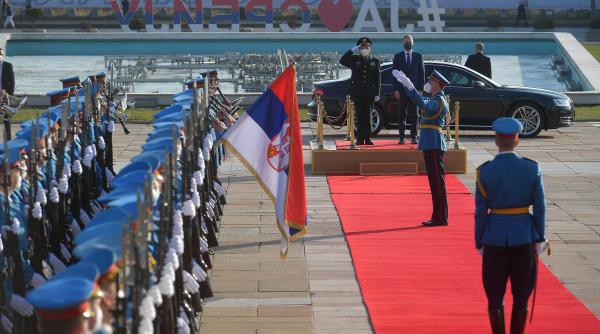 Secretarul britanic al apărării va efectua o vizită în Serbia