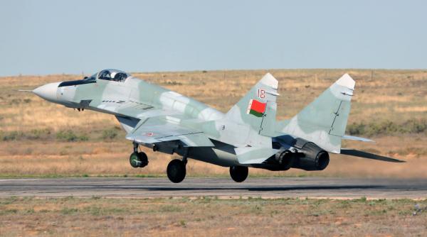 MAE român îl va convoca pe ambasadorul Belarusului după ce un MiG-29 a forțat un avion de linie să aterizeze. La bord nu se aflau români