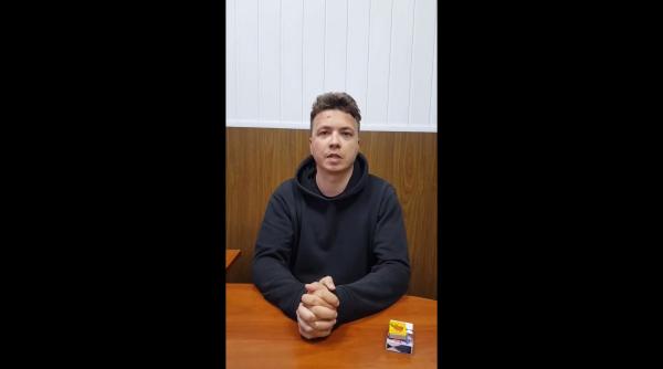 Jurnalistul Roman Protasevici, constrâns de KGB-ul din Belarus să spună că este tratat bine (Video)