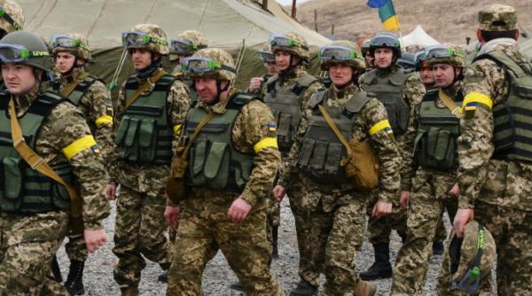 Președintele Ucrainei propune creșterea efectivelor Forțelor Armate cu 11.000 de militari