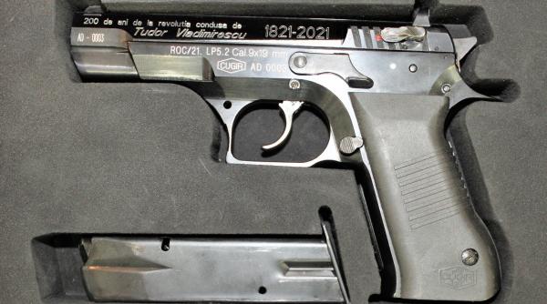 Pistoalele „Pandurul” modernizate la Cugir vor intra în dotarea Armatei. Versiunea marchează Revoluția lui Tudor Vladimirescu