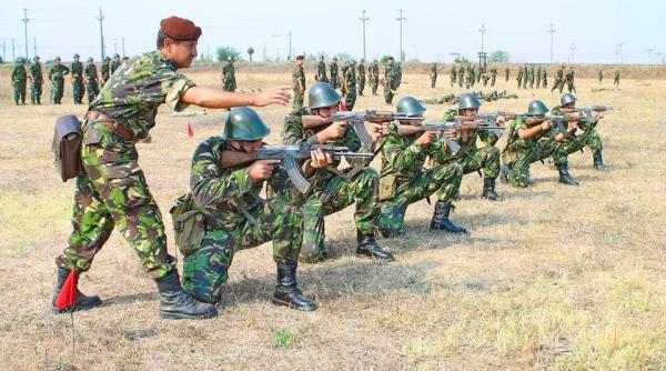 Iohannis: Rezerviștii, esențiali pentru încurajarea tinerilor să urmeze o carieră militară