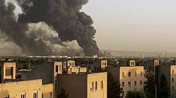 După ce cea mai mare navă a marinei iraniene a luat foc, o rafinarie din Teheran a explodat (Foto/Video)