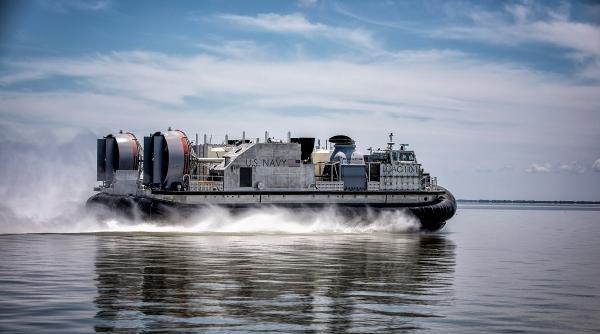 US Navy a recepționat o nouă navă pe pernă de aer