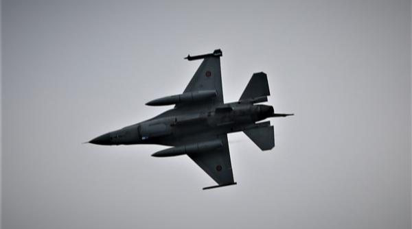 Avioane MiG-21 şi F-16 ale ROAF au jucat rolul unor ţinte aeriene (FOTO). Amplu exerciţiu în Poligonul Capu Midia