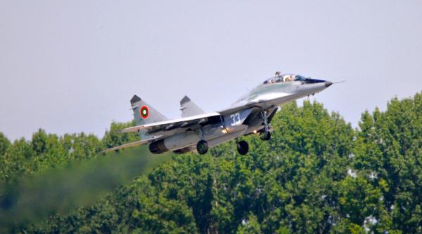 Pilotul și avionul MiG-29 al Forţelor Aeriene Bulgare, prăbuşit în Marea Neagră, sunt de negăsit