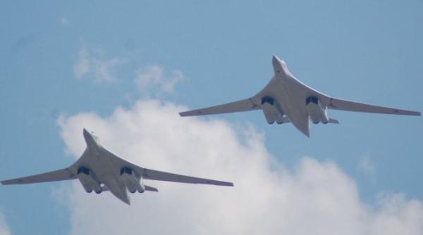 Două bombardiere strategice rusești Tu-160, escortate deasupra Mării Baltice de avioane F-16, F-35 și Gripen ale NATO