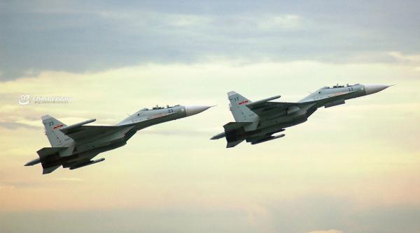 Un pilot chinez de Su-30 se laudă că anul trecut a fost la un pas să doboare o aeronavă a SUA