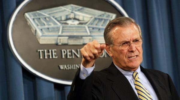 Donald Rumsfeld, şef al Pentagonului în timpul administraţiei G.W. Bush, a încetat din viaţă