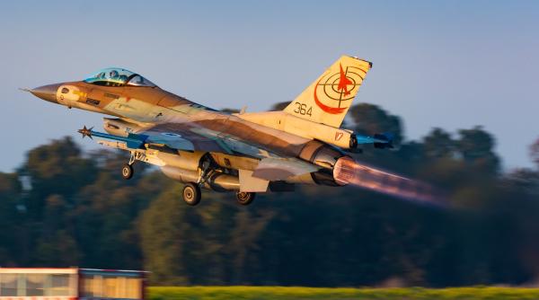 Forțele Aeriene Israeliene au efectuat noi raiduri aeriene în Gaza, ca răspuns la atacurile cu baloane incendiare