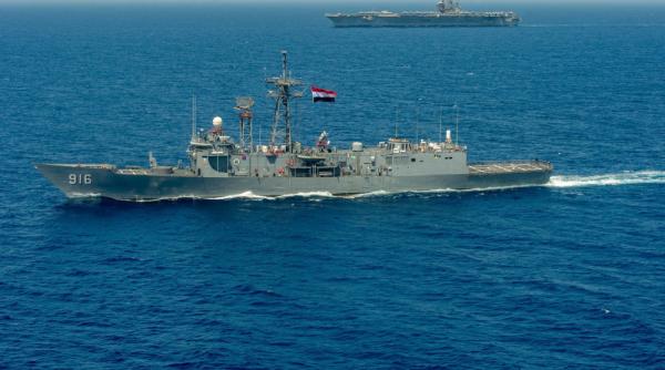 Egiptul este și o mare forță navală. Cu două portelicoptere și opt submarine, Forțele Navale Egiptene se poziționează pe locul șapte în lume