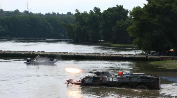 TAB-urile românești, „vechi și blamate de unii”, au trecut Dunărea și au deschis focul asupra inamicului (Video). Exercițiul a fost un succes