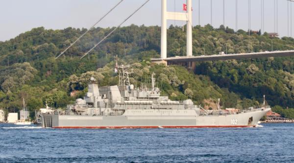 A trecut pericolul războiului? Toate navele de desant rusești aduse în sprijin au părăsit Marea Neagră