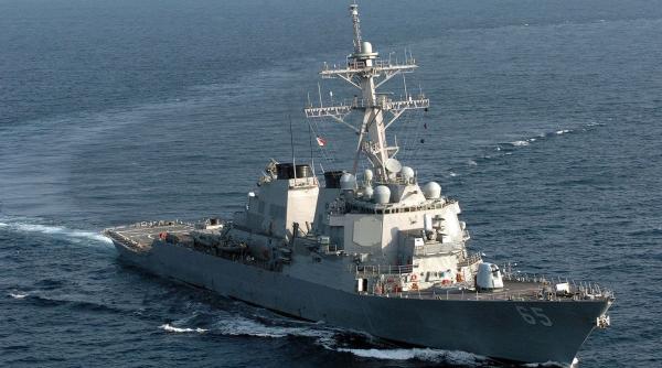 China anunță că nave și avioane chineze au respins distrugătorul american USS Benfold din apele teritoriale naționale