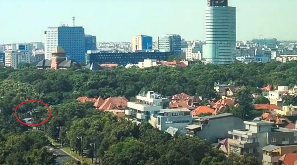 Elicopterul Black Hawk a fost la un pas să dărâme statuia Aviatorilor (Video)