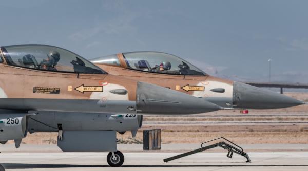 Israelul continuă livrarea de avioane F-16 către Top Aces - contractorul privat din domeniul apărării care instruieşte piloţii US Air Force