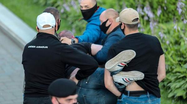 Regimul lui Alexandr Lukașenko continuă represiunea opoziției și a jurnaliștilor critici