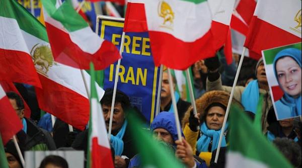 Fără apă și fără curent. Zeci de persoane au scandat împotriva regimului în Iran