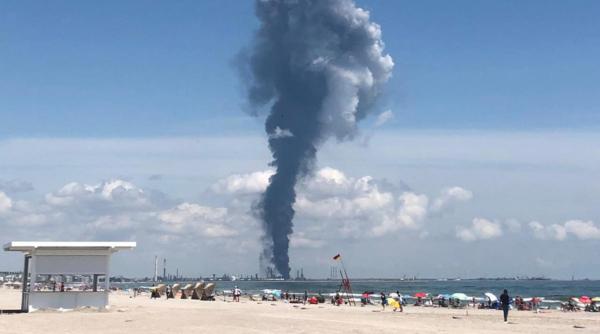 Petromidia a fost amendată pentru că nu a respectat normele de mediu după explozia de luna trecută