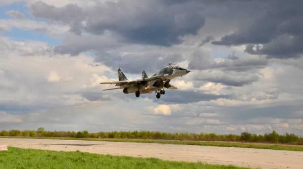 Ucraina a ridicat un MiG-29 pentru a intercepta o aeronavă An-2 la 50 de kilometri de România