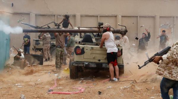 Mareșalul Haftar este la un pas de a crea un guvern paralel în Libia. Situația în țară devine tot mai tensionată