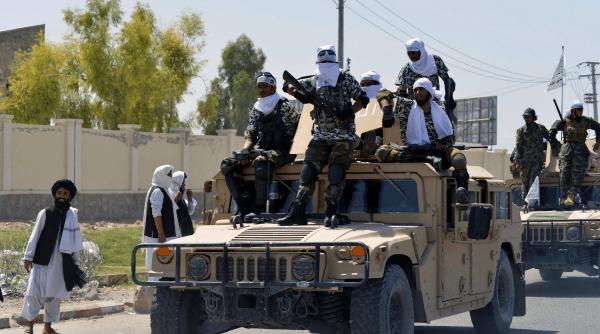 Forbes: Administraţia Biden a şters rapoartele despre armele furnizate forțelor de securitate afgane 