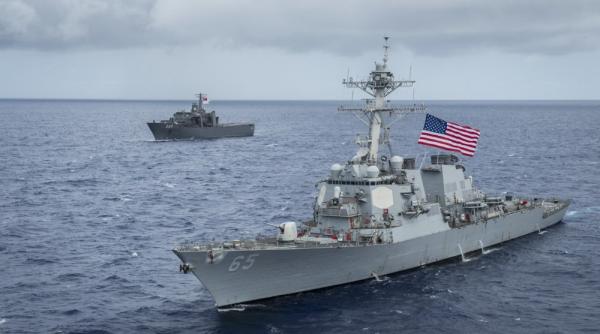 La un pas de confruntare: distrugătorul american USS Benfold în vizorul navelor și avioanelor chineze