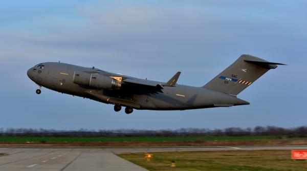 Un C-17 Globemaster III al NATO a încălcat „masiv” spațiul aerian al Austriei. Viena compară incidentul cu „un șofer care gonea pe contrasens”