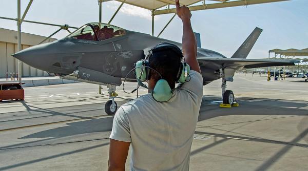 Franța se simte trădată și de Elveția. Macron impune primele măsuri după ce elvețienii au ales F-35 în detrimentul Rafale