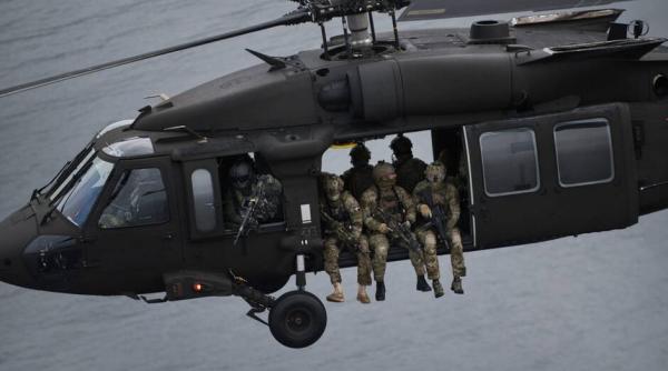 Forțele speciale poloneze vor achiziționa încă patru elicoptere S-70 Black Hawk. Modelul se află și pe masa României