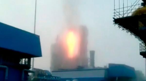 Rusia: O uriaşă uzină de tratare a gazelor, oprită după un incendiu în Extremul Orient (Video)