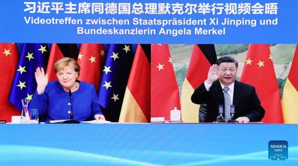 Ușa Chinei, „larg deschisă” pentru Angela Merkel. Xi Jinping: Sper că UE îşi va menţine independenţa faţă de SUA