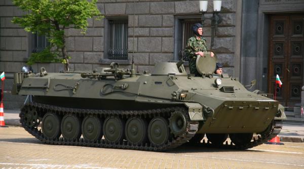 Contrabandă cu transportoare bulgare. Rușii au confiscat blindate transportate de companii din Bulgaria și SUA