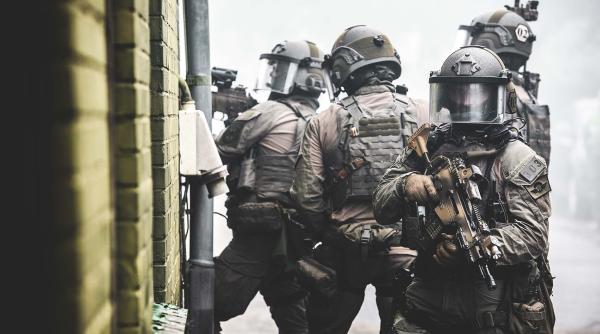 Arestarea a doi foști militari germani sub acuzația de terorism